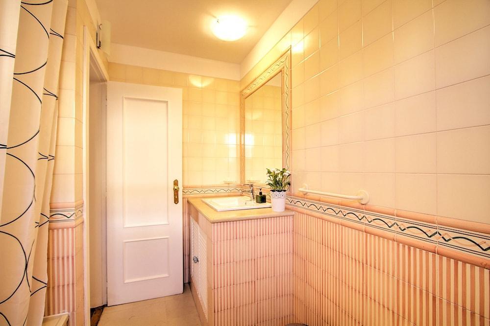Heart Bairro Alto By Alfama Apartment Lissabon