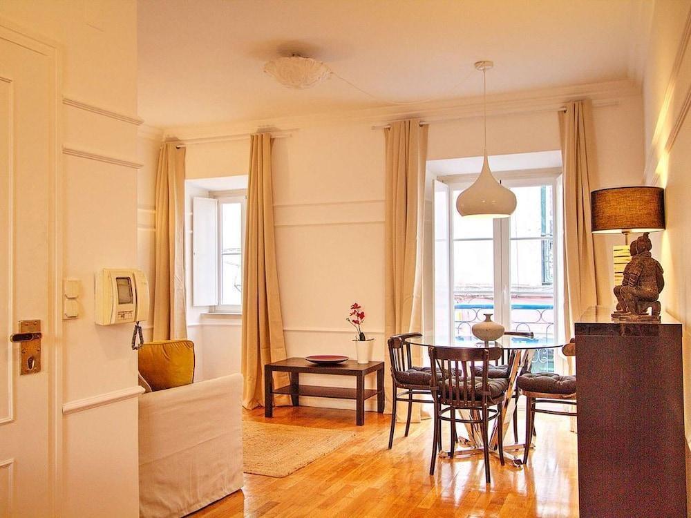 Apartment Heart Bairro Alto By Alfama Lissabon